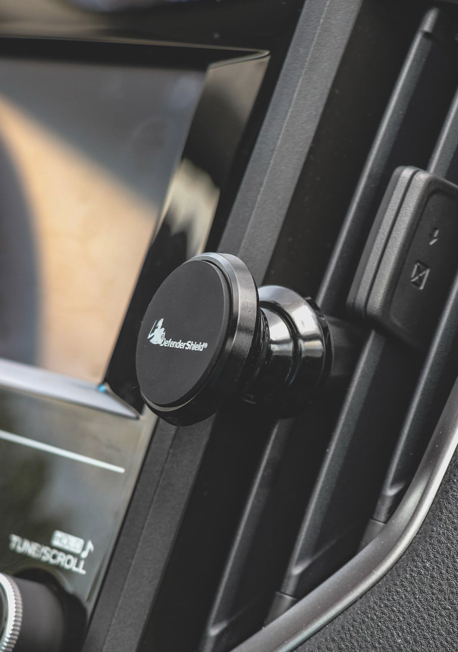 Magnetický držák na telefon do auta DefenderShield – univerzální držák na mobilní telefon otočný o 360°